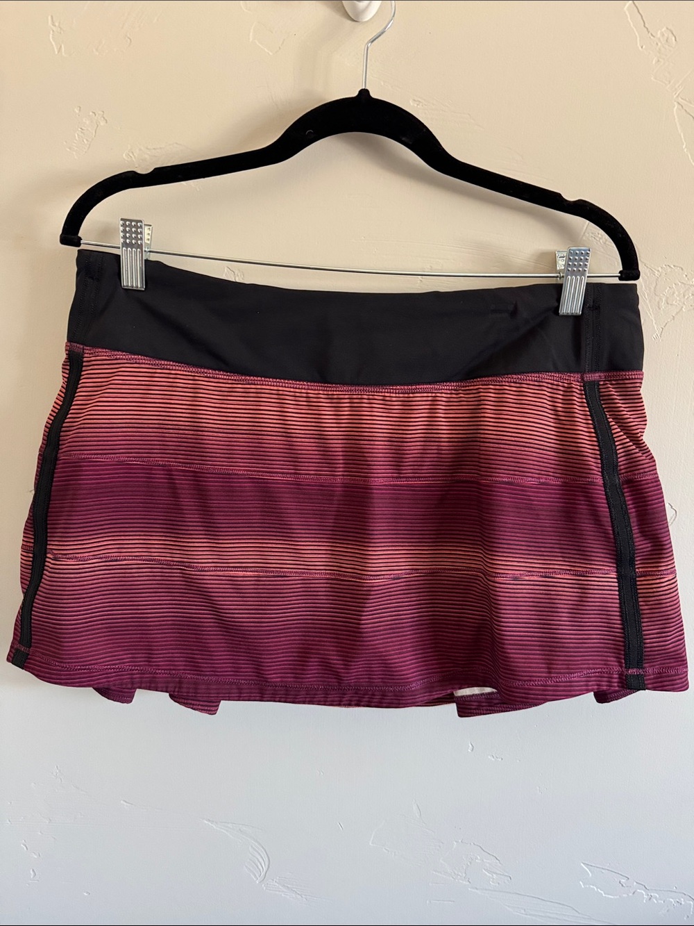 Lululemon pace rival tennis skirt.  Size 10